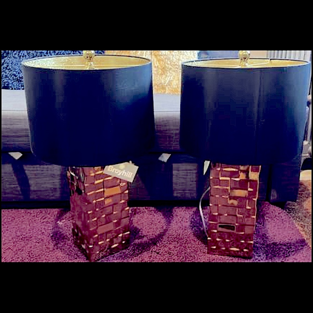 Two Broyhill Gold lamps with Black lamp cover